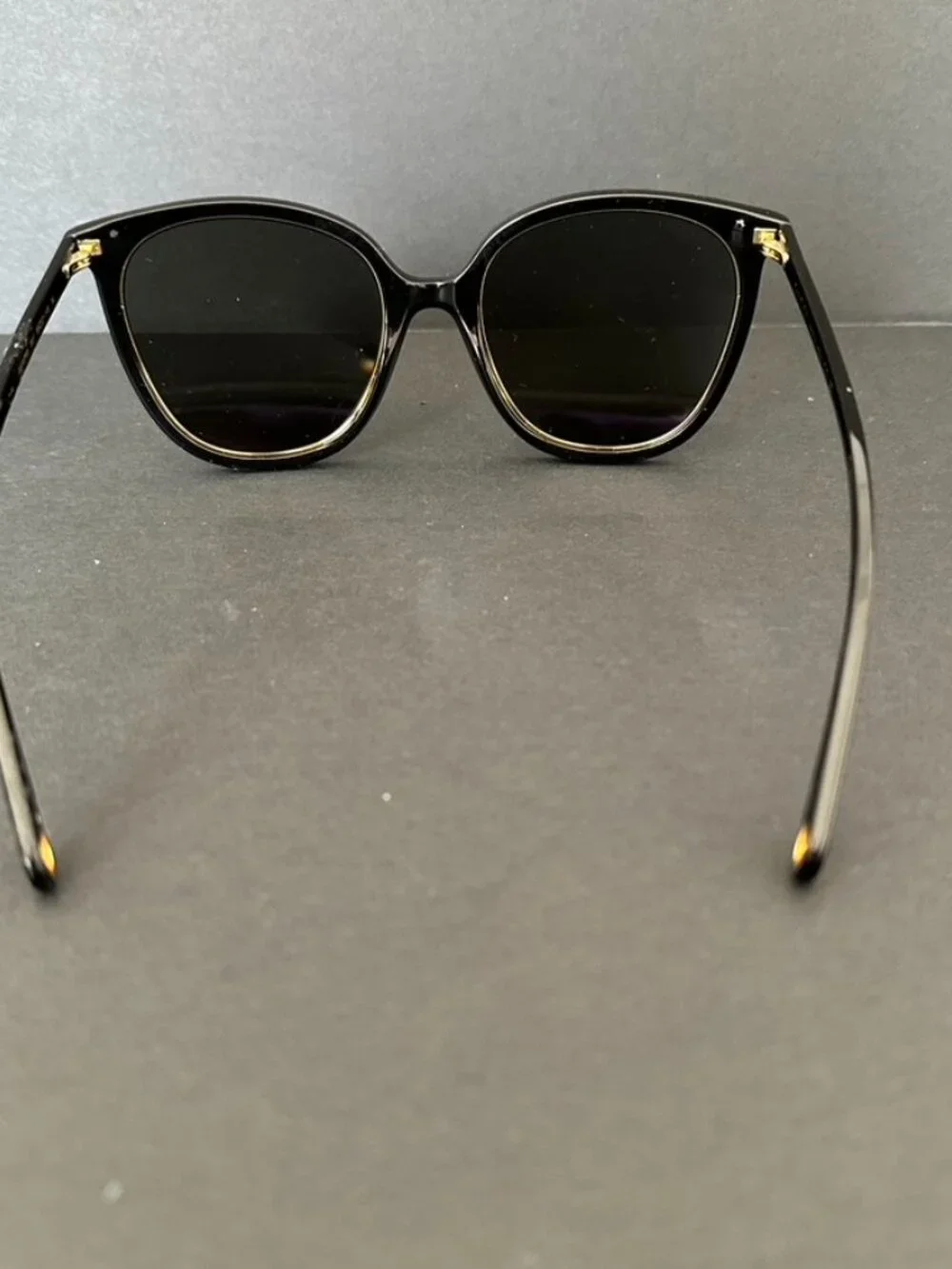 Gucci Women Black Sunglasses with Chains NEW - Picture 5 of 12